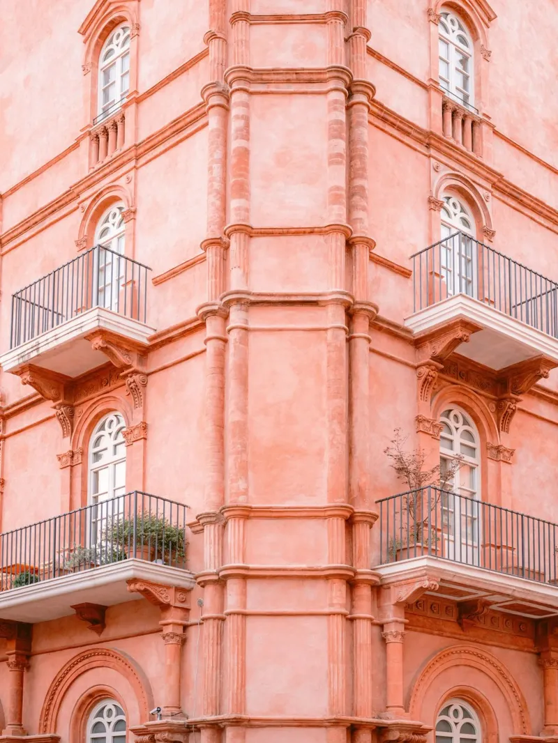Pink Architecture in Umbria - Italy Travel Photography hahnemühle de Raisa Zwart Photography