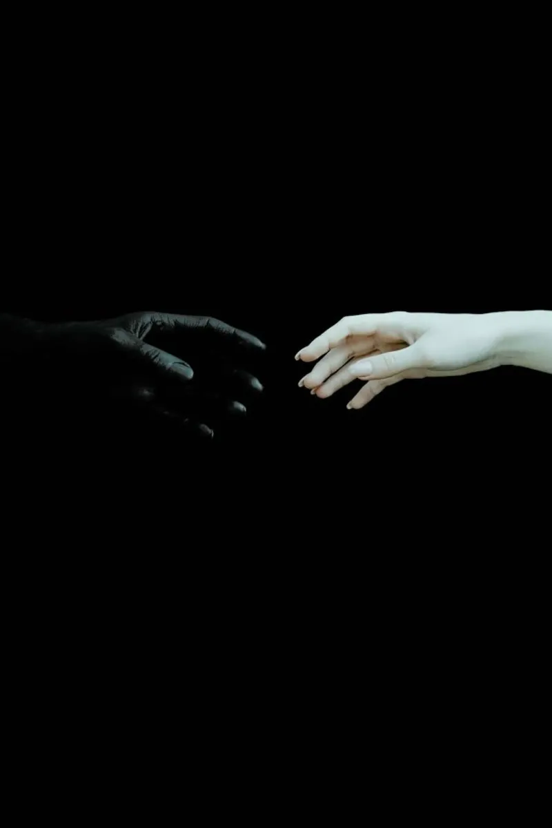 Don't Let Me Go plexiglass da Jovana Rikalo