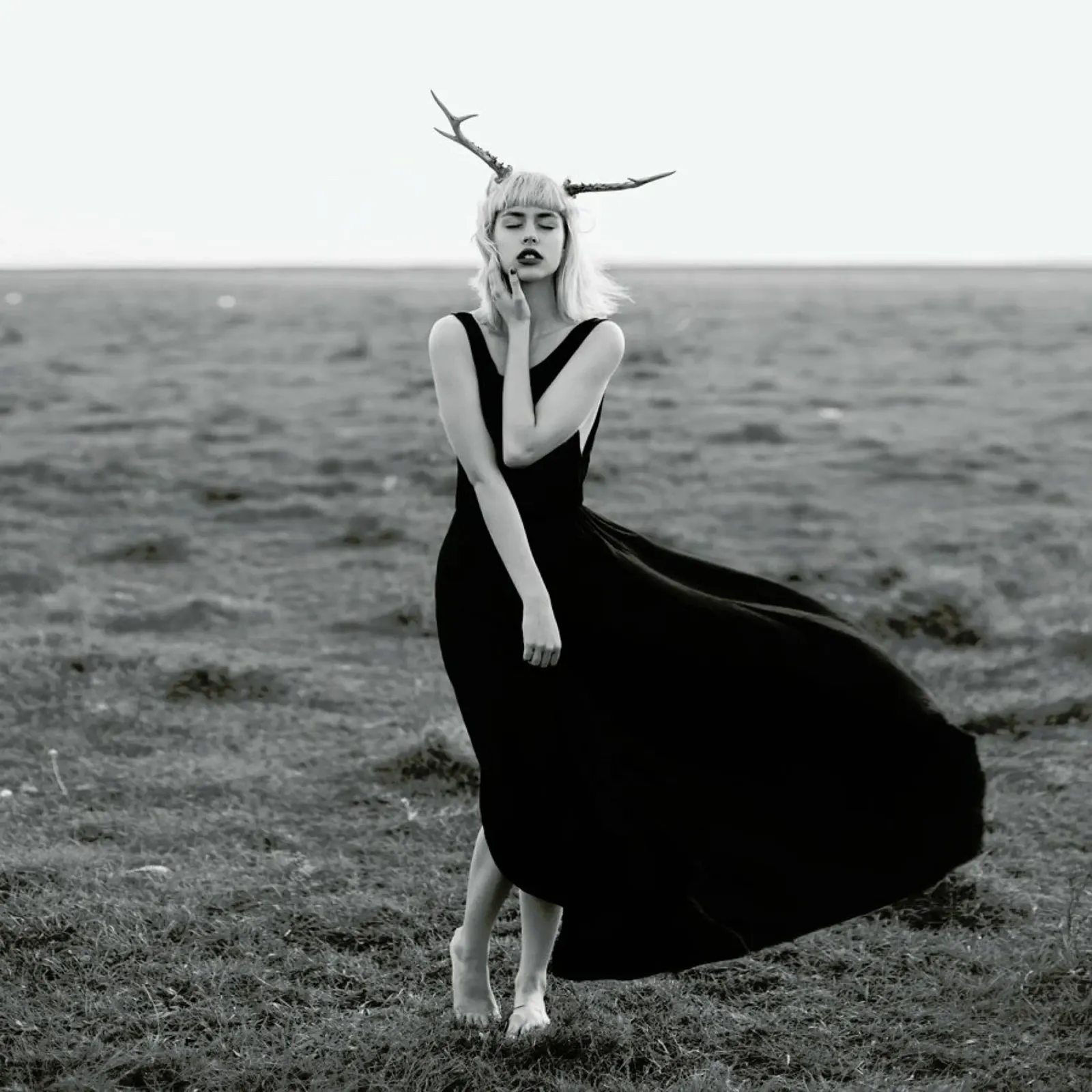 Playing With Demons pellicola backlit da Jovana Rikalo