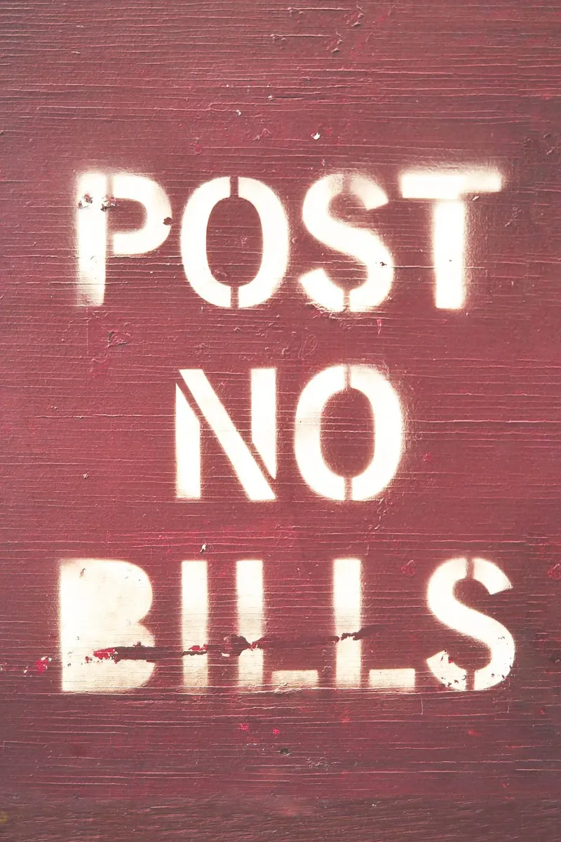 New York, USA I Post no bills street art in testo e legno poster con telaio in legno da Julie Travel Photography