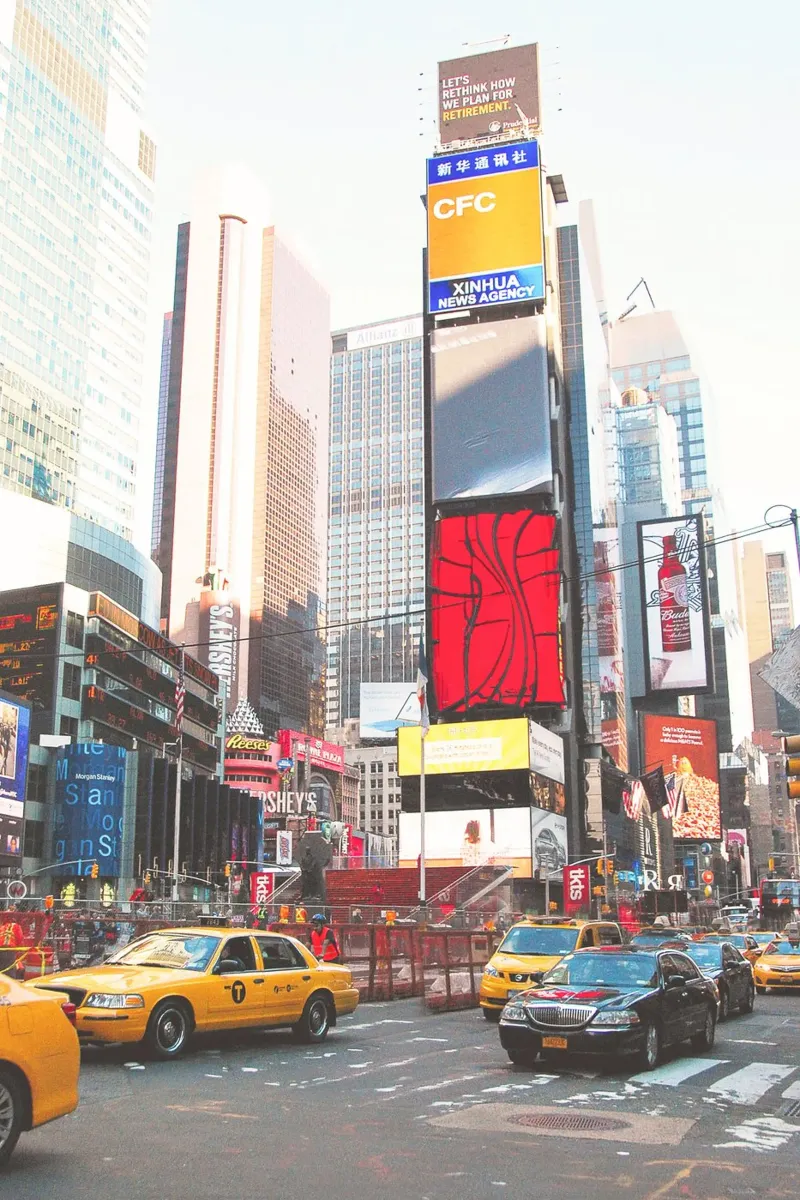 New York, VS I Times Square gekte met gele taxi's canvas van Julie Travel Photography