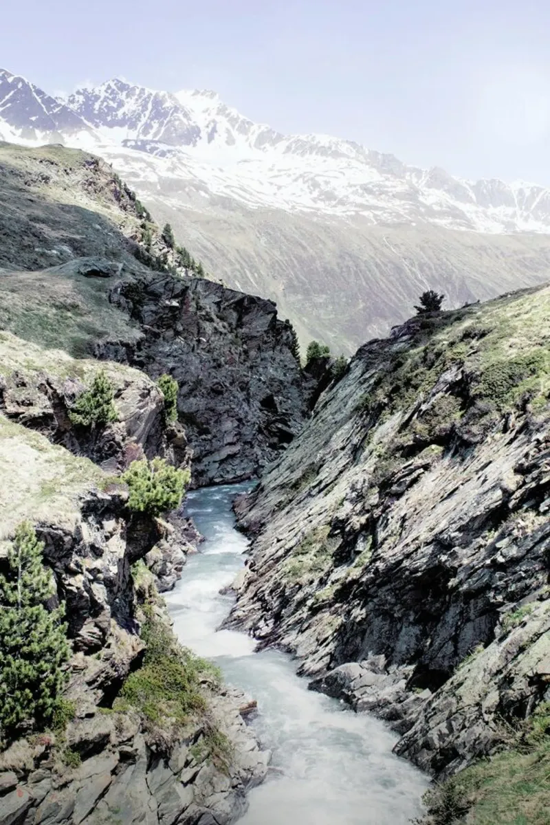 Alpenfluss pellicola backlit da Sarah Bühler