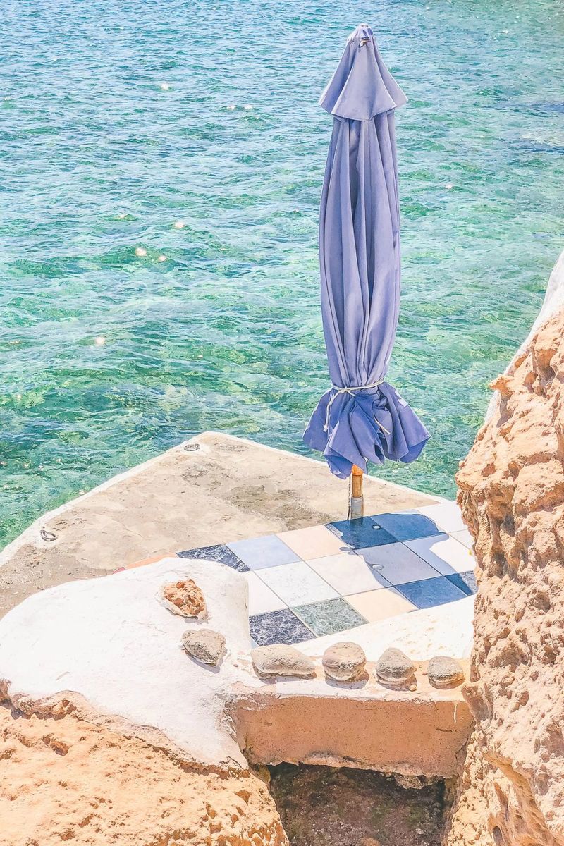 Milos, Grecia I Spiaggia privata paradisiaca in Costa Azzurra pellicola backlit da Julie Travel Photography