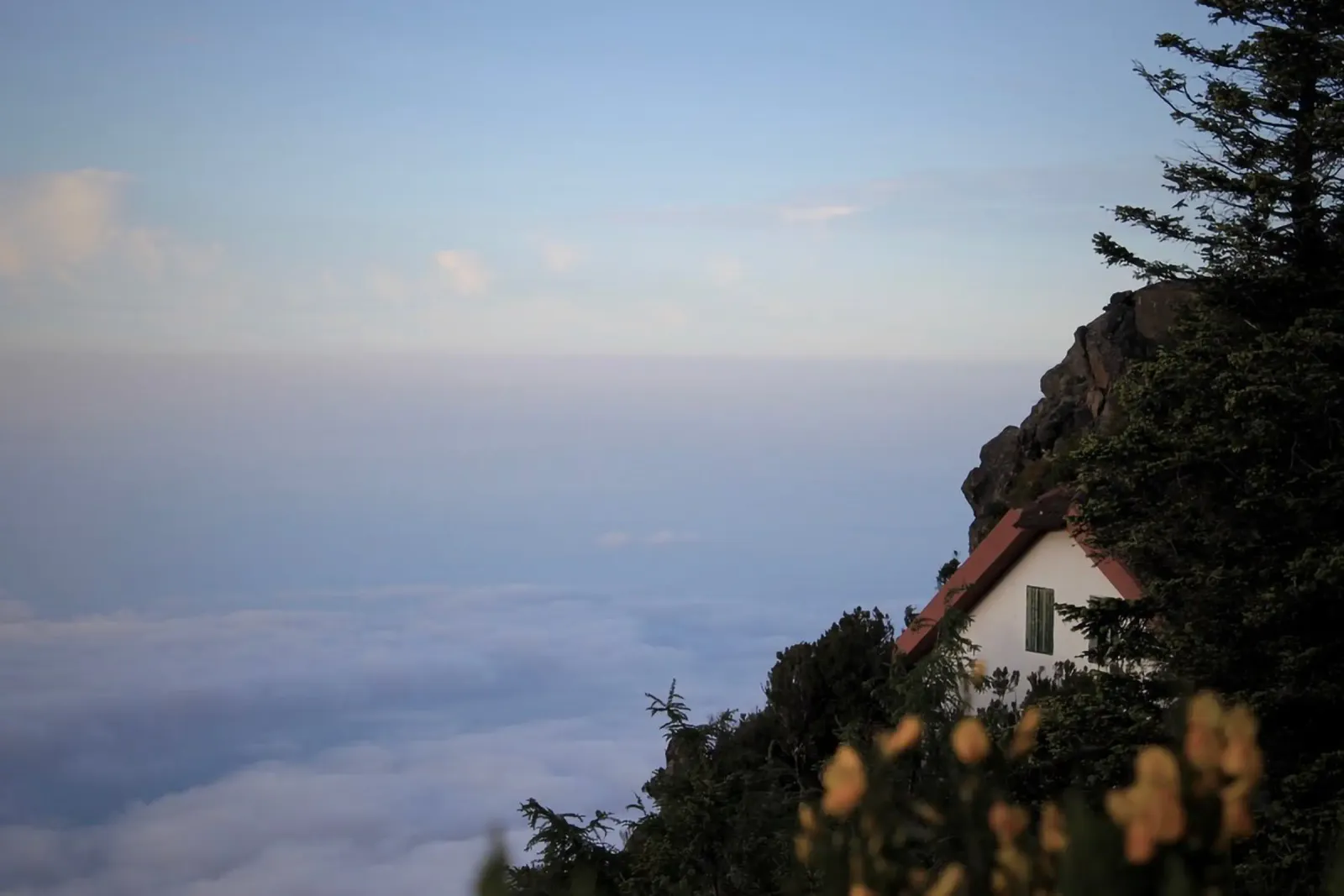 Mountain Hut in the Clouds - Madeira alluminio dibond da FEMK.