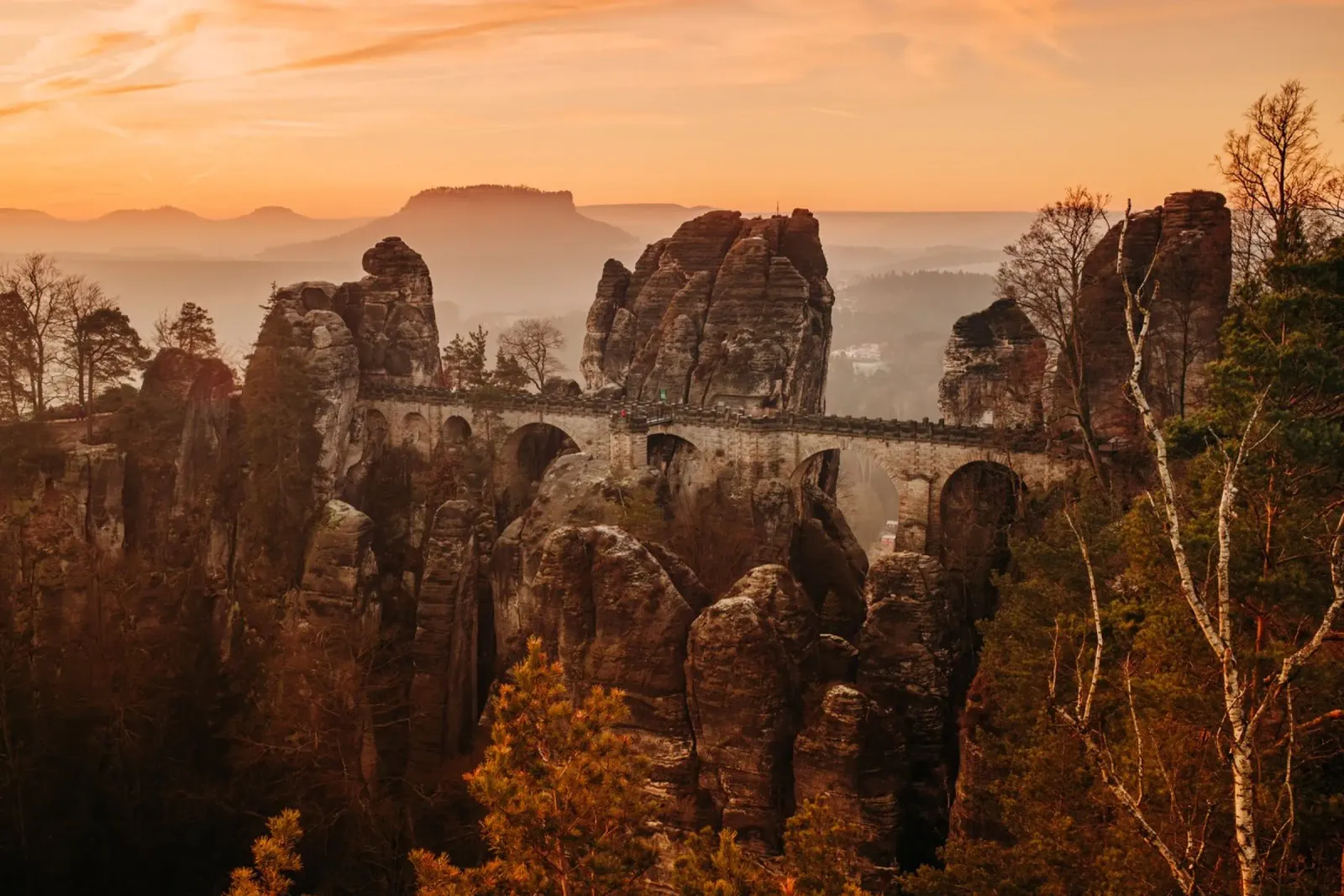 Alba Svizzera sassone - Vista sul Bastei pellicola backlit da Bold and Retro