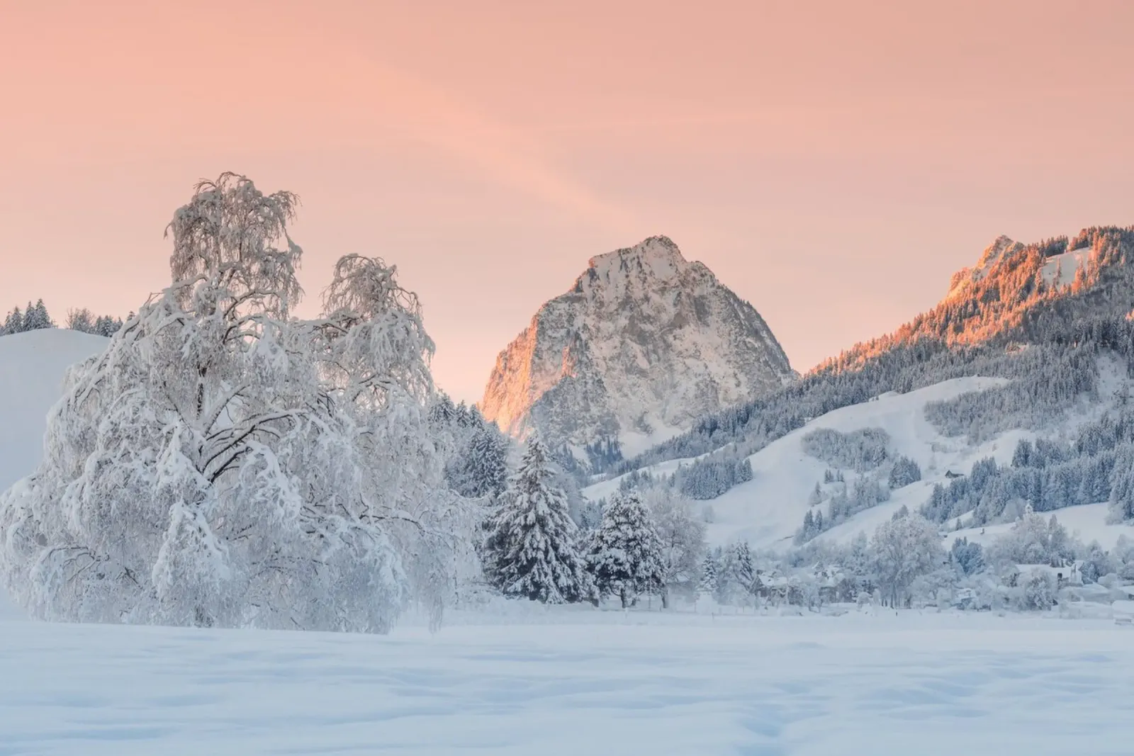 Alba invernale in Svizzera pellicola backlit da Marcel Bisig