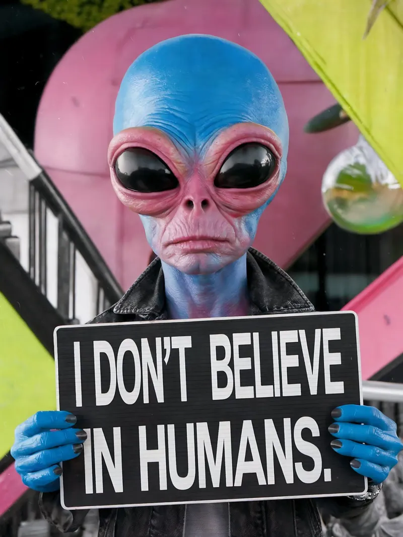 I Don't Believe in Humans Alu-Dibond von Plain Thoughts