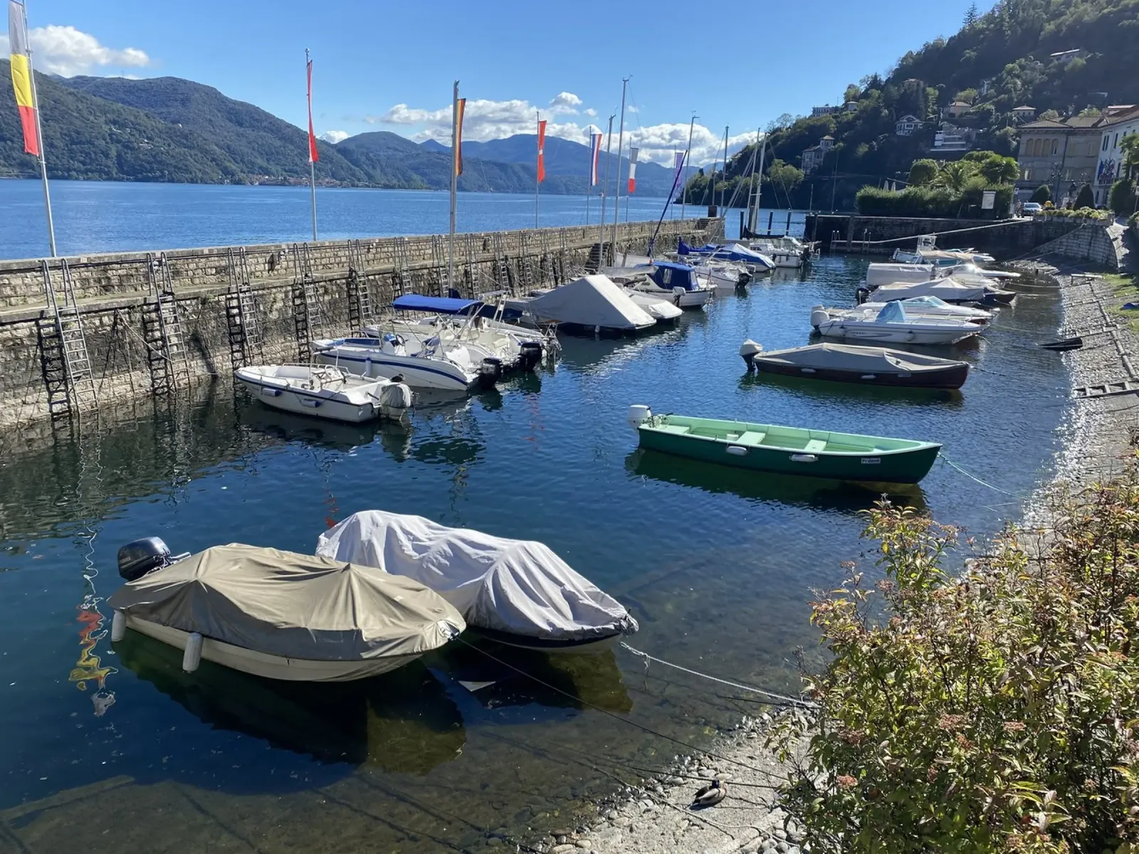 Lago Maggiore Cannobio canvas met Baklijst van Alexandra Joseph Fotomomente
