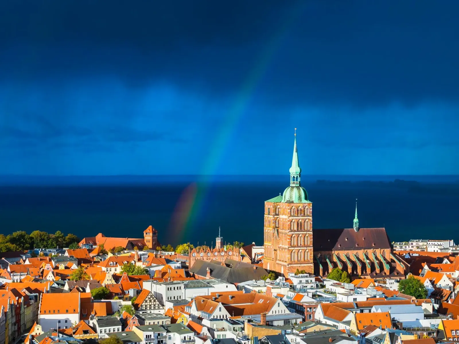 STRALSUND 01 pellicola backlit da Tom Uhlenberg
