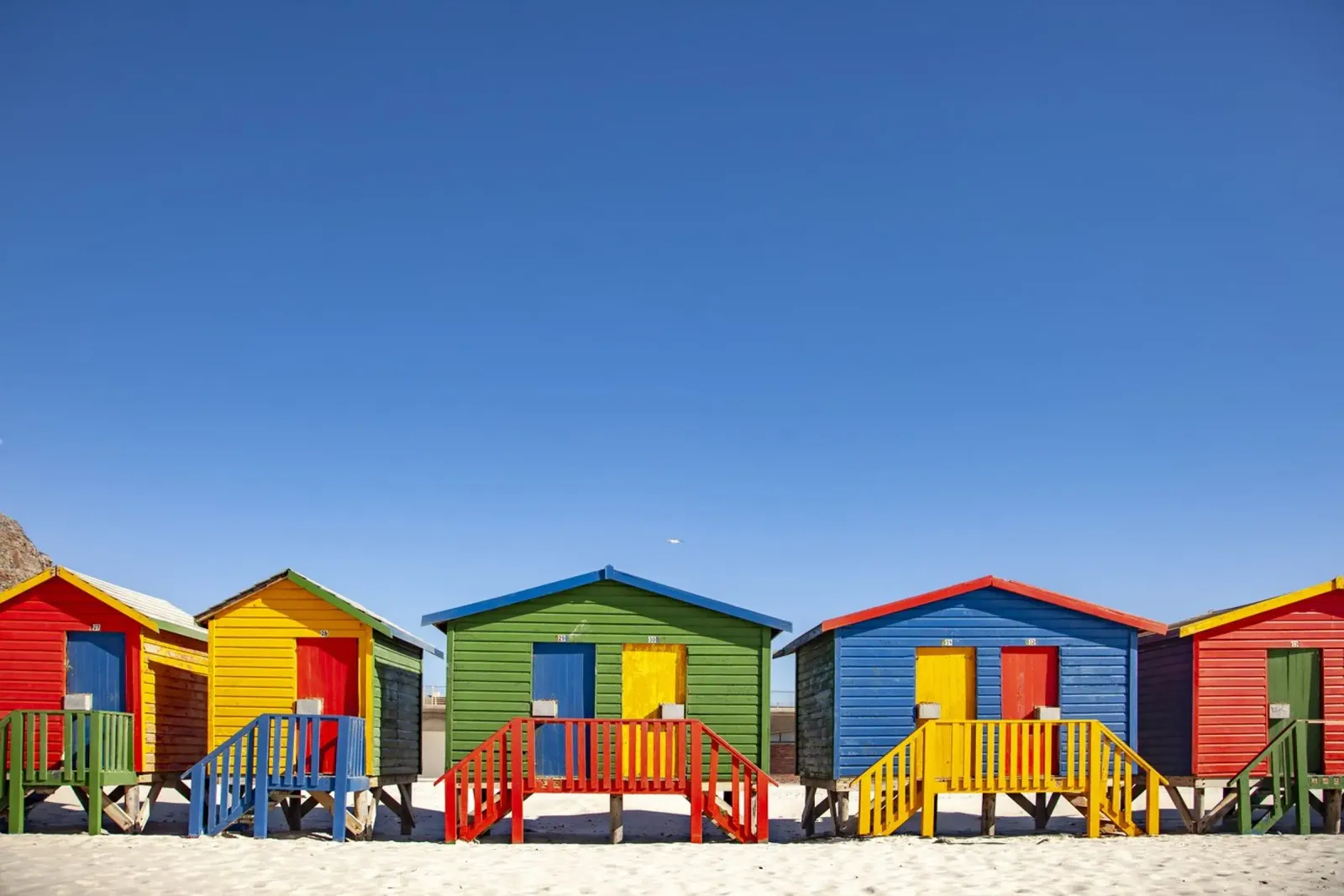 bunte Strandhäuser Kapstadt pellicola backlit da Reisefotografie - Bilder aus aller Welt