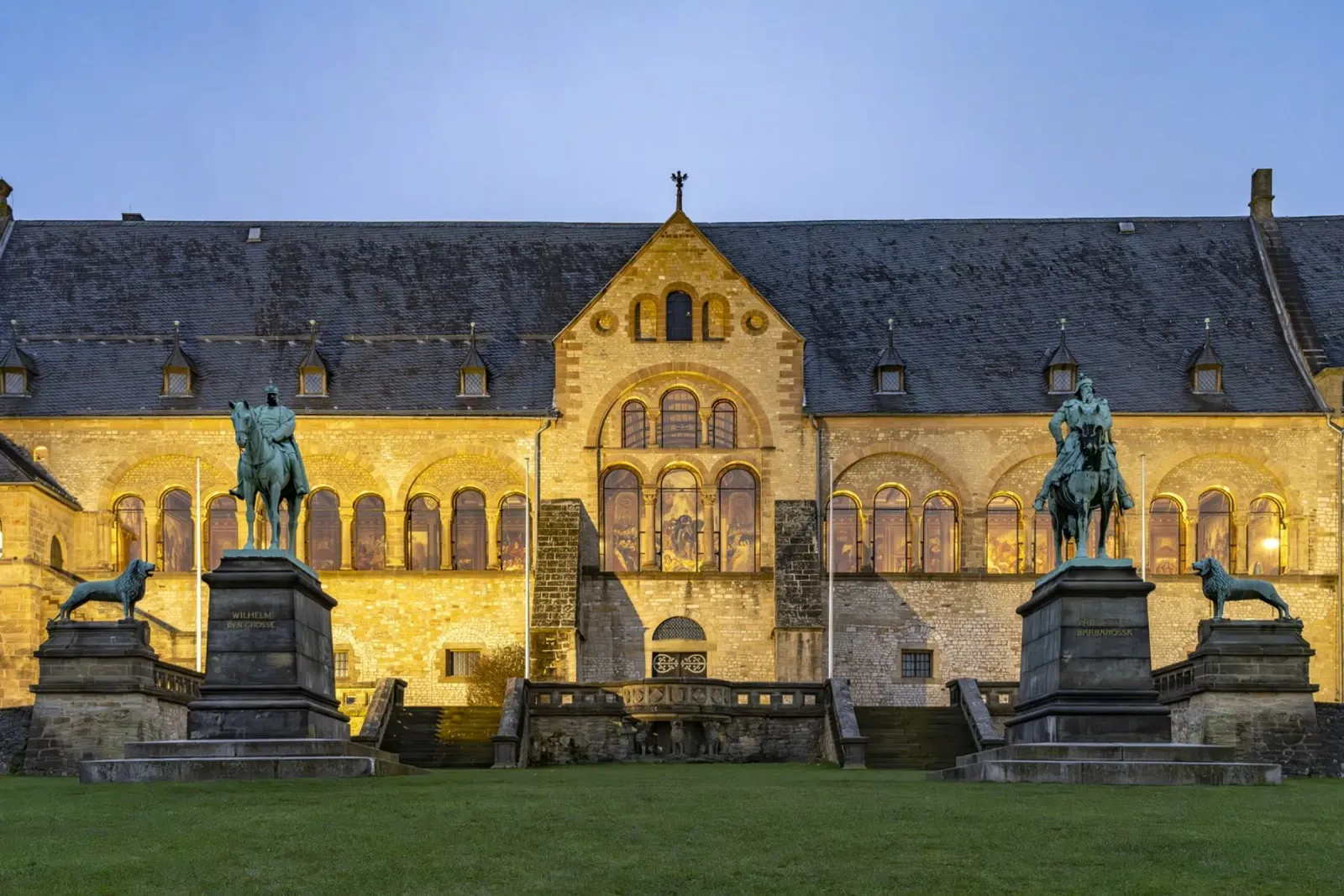 Kaiserpfalz in Goslar canvas by Reisefotografie - Bilder aus aller Welt