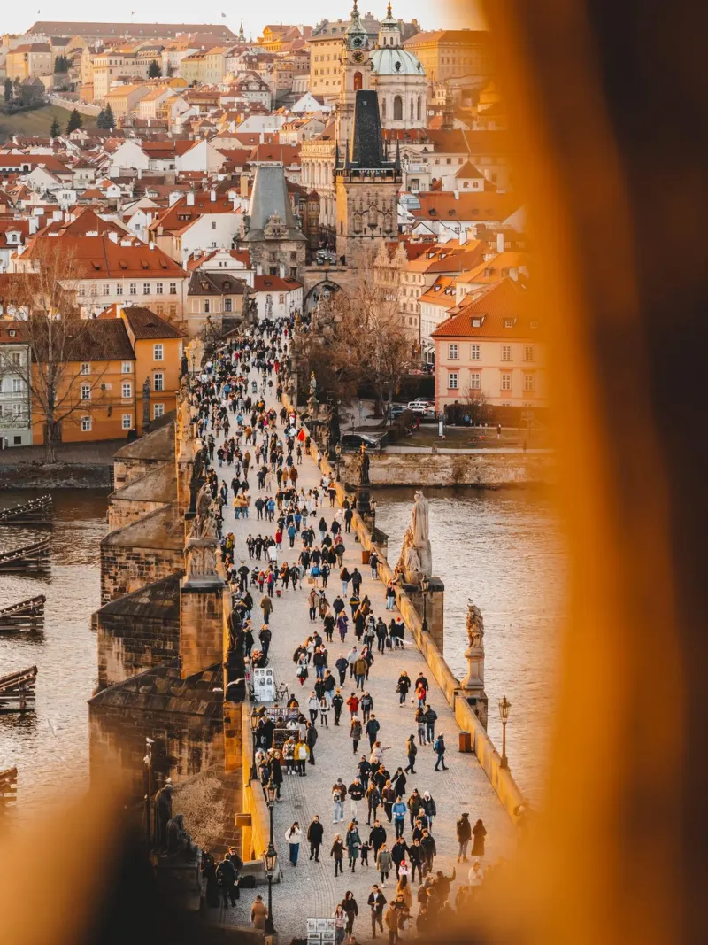 Prague Photo - Vue du Pont Charles dans la lumière du soir hahnemühle de Bold and Retro