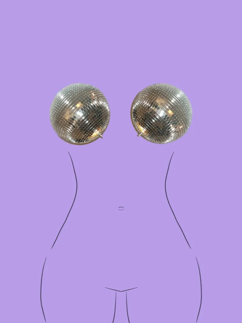 Disco Ball Women - Violette abstrakte Pop-Art Poster mit Aluminium Rahmen von B Art