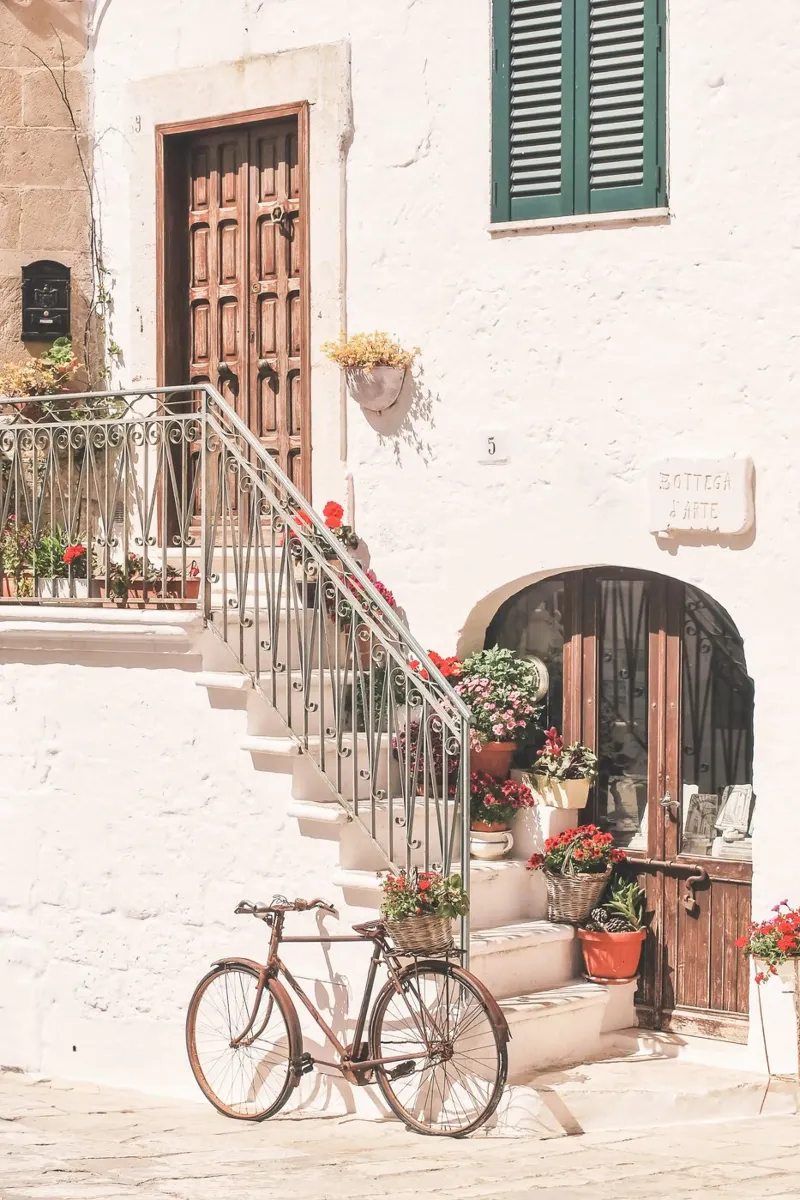 Puglia, Italy I Bicycle in front of the flower house alu-dibond by Julie Travel Photography