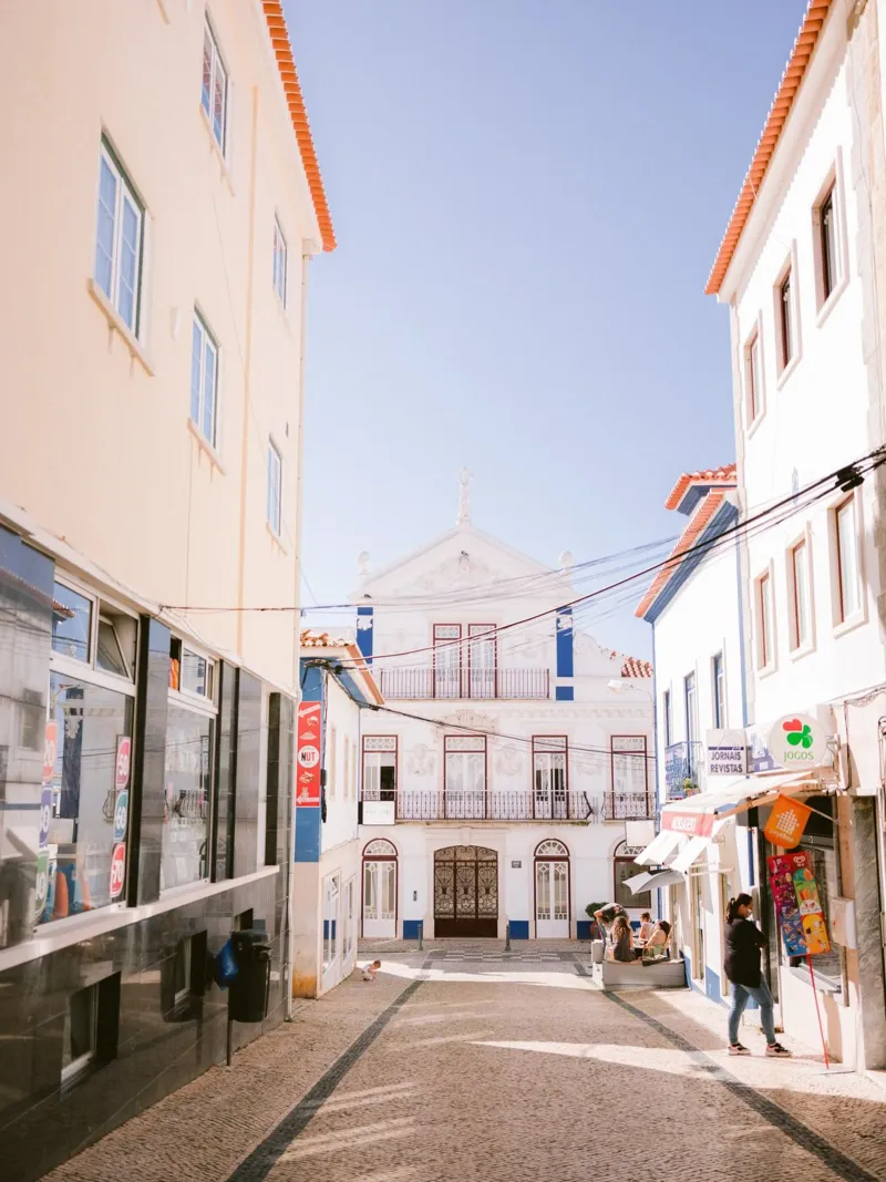 Welcome to Ericeira pellicola backlit da Raisa Zwart Photography